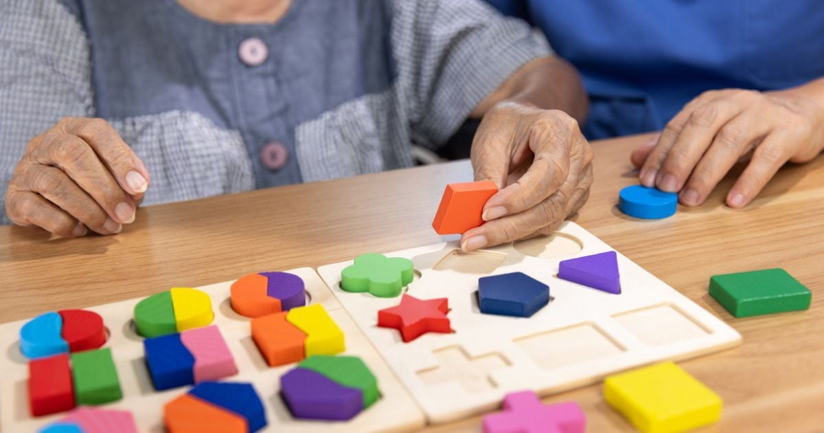 6 Best Games for People with Dementia
